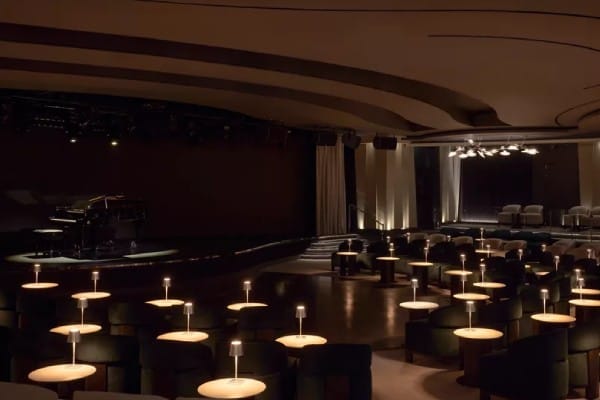 Journeys Lounge